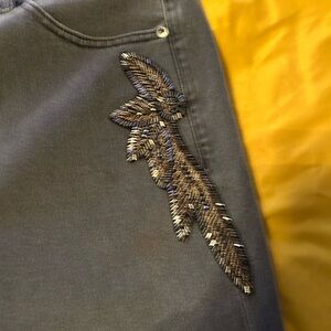 Black express relaxed jeans size 12 with the detail